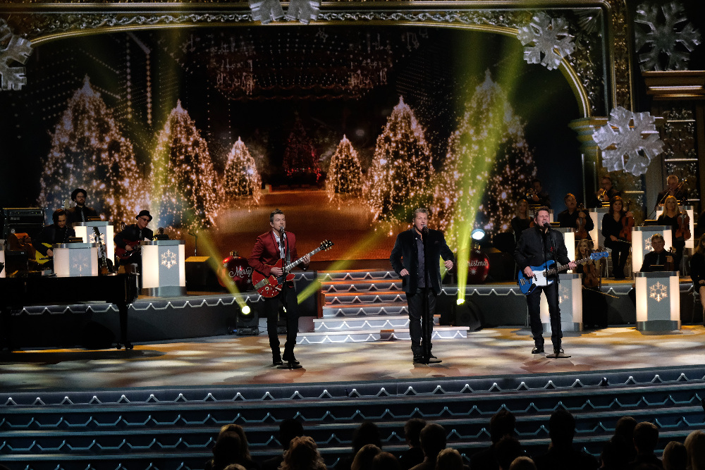 CMA COUNTRY CHRISTMAS - Multi-talented entertainer Jennifer Nettles returns to host “CMA Country Christmas,” as some of the most powerful and emotionally moving voices in music come together to celebrate the holidays. The popular holiday special airs on the ABC Television network on MONDAY, NOVEMBER 28 (8:00-10:01 p.m. EST). (ABC/Mark Levine) RASCAL FLATTS