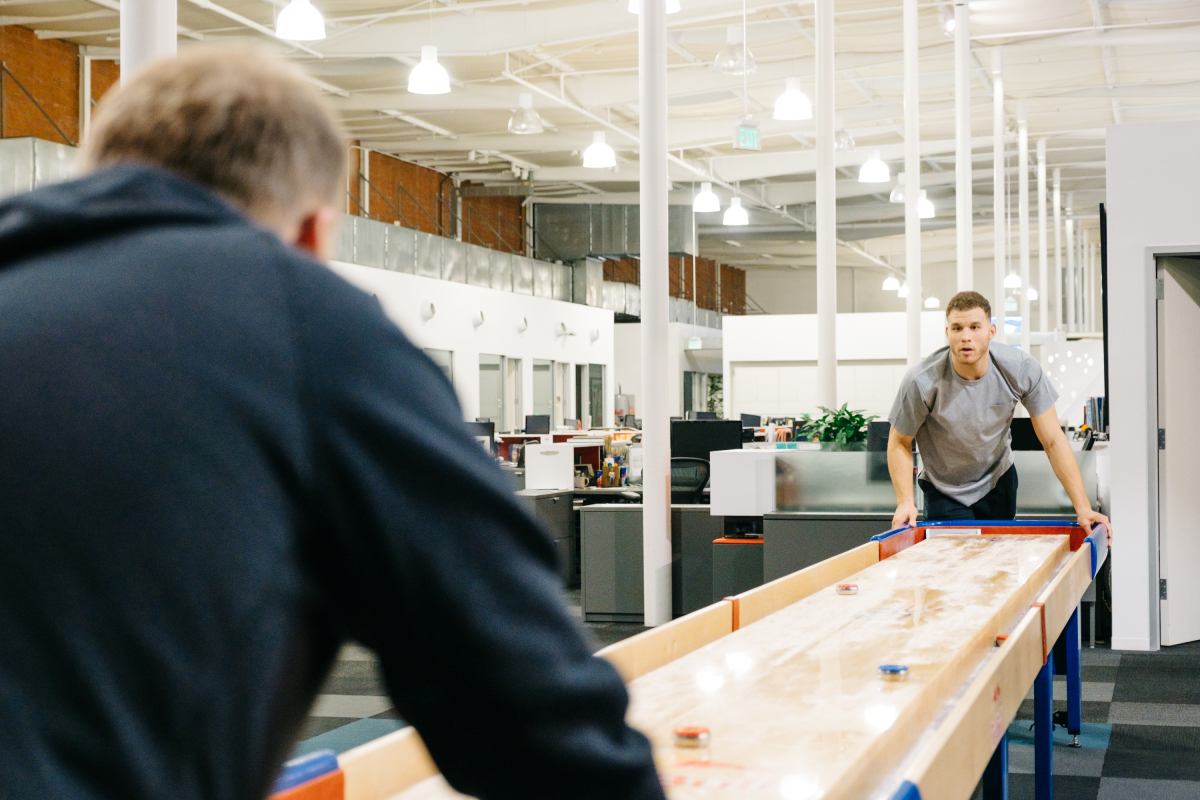 Blake Griffin plays shuffleboard with James Corden while filming "A Day In The Life with Blake Griffin" during "The Late Late Show with James Corden," Monday, March 13, 2017 (12:35 PM-1:37 AM ET/PT) On The CBS Television Network. Photo: Terence Patrick/CBS ©2016 CBS Broadcasting, Inc. All Rights Reserved