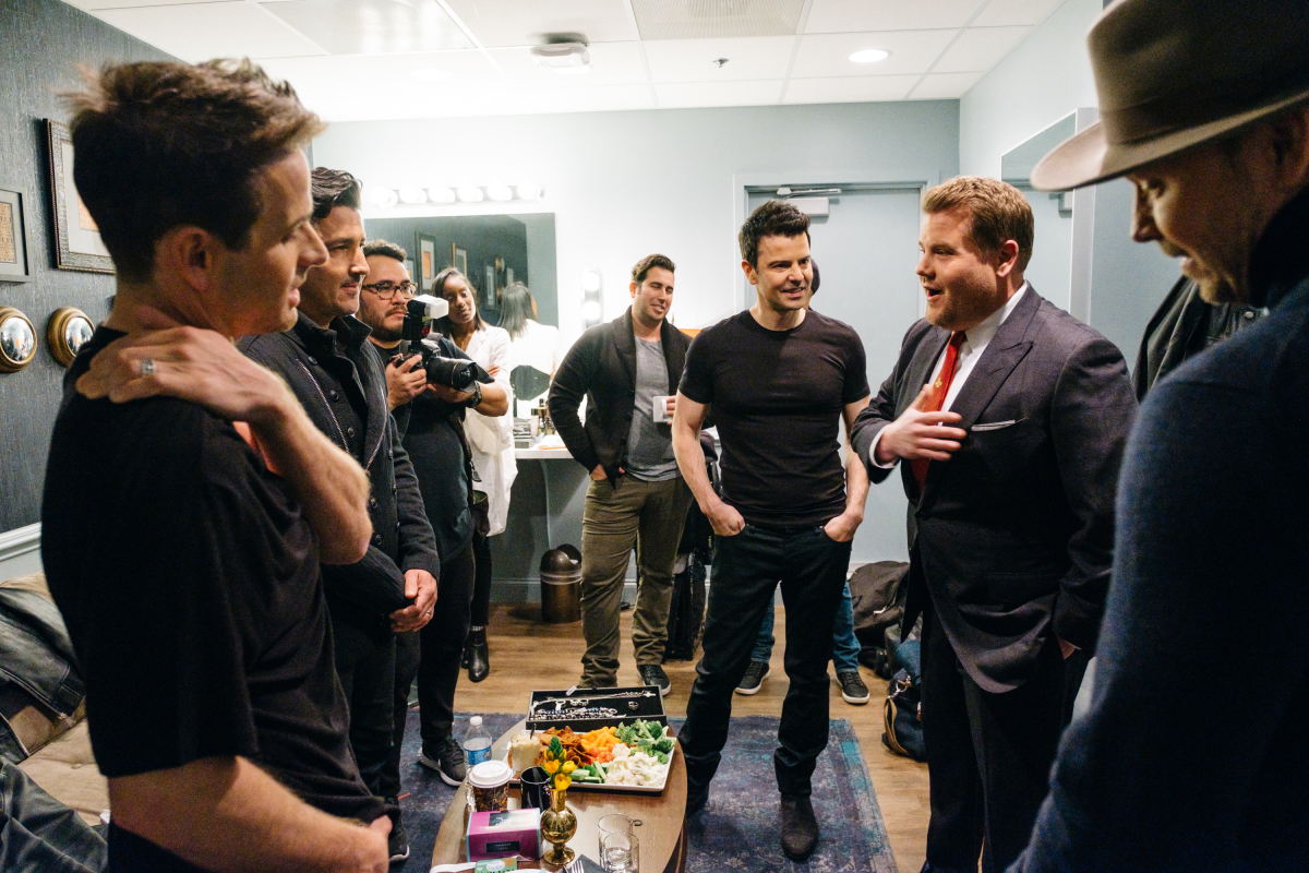 Musical guest New Kids On The Block chat in the green room with James Corden during "The Late Late Show with James Corden," Monday, March 6, 2017 (12:35 PM-1:37 AM ET/PT) On The CBS Television Network. Photo: Terence Patrick/CBS ©2017 CBS Broadcasting, Inc. All Rights Reserved